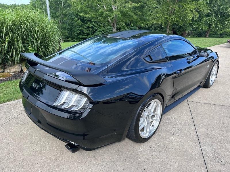 Ford Mustang GT Premium Coupe 2016