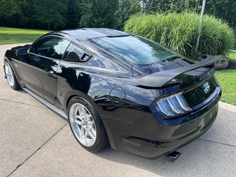 Ford Mustang GT Premium Coupe 2016