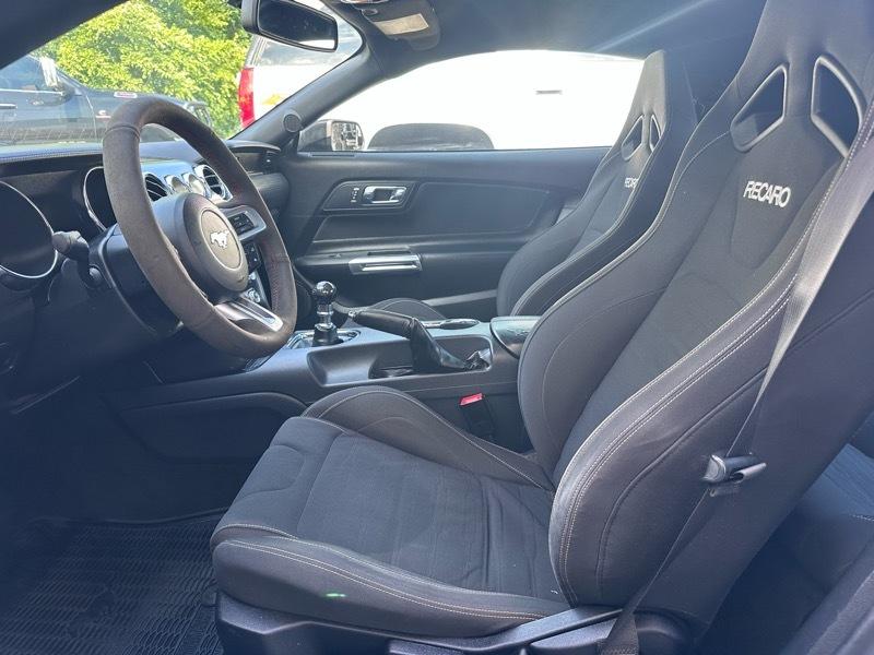 Ford Mustang GT Premium Coupe 2016