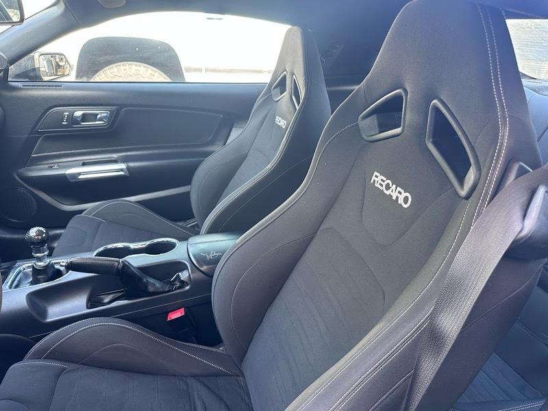 Ford Mustang GT Premium Coupe 2016