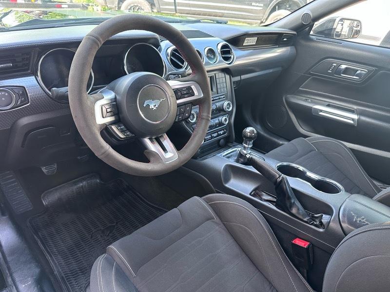 Ford Mustang GT Premium Coupe 2016