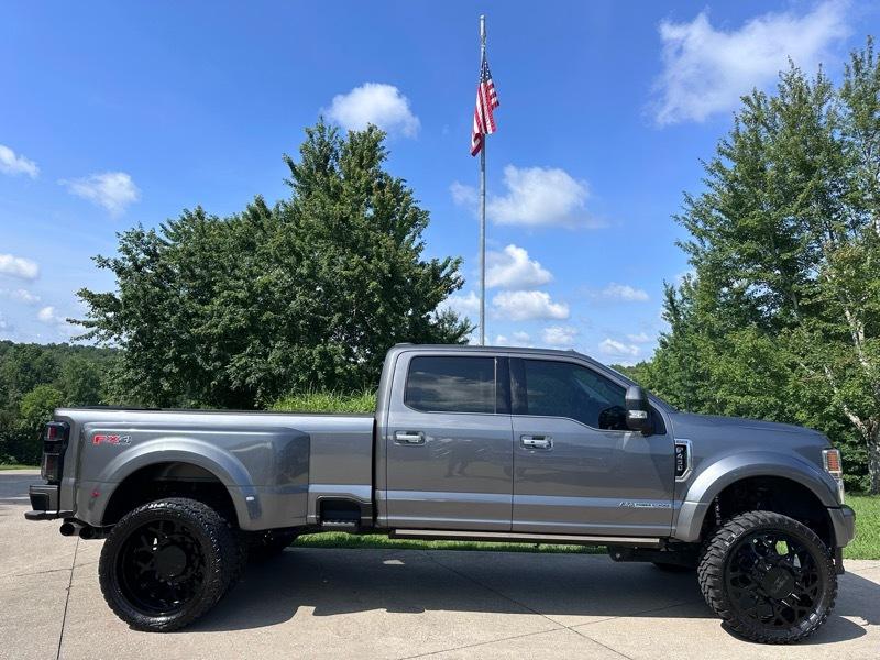 Ford F-450 SD Platinum Crew Cab DRW 4WD 2022