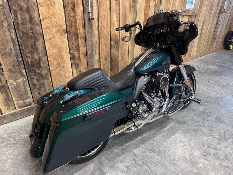 Harley-Davidson FLHXS  2021