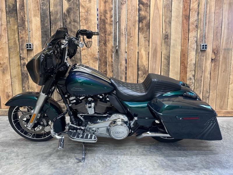 Harley-Davidson FLHXS  2021