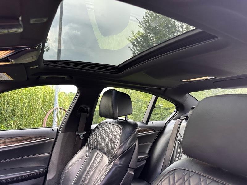 BMW 5-Series 540i 2019