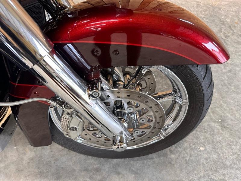 Harley-Davidson FLTRUSE  2015