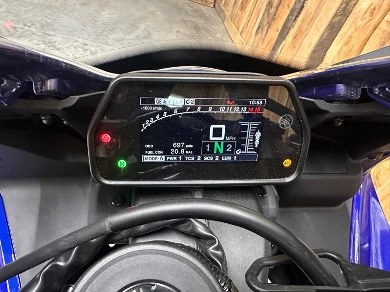 Yamaha YZF-R1  2025