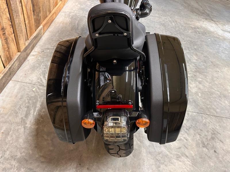 Harley-Davidson FXLRST  2024
