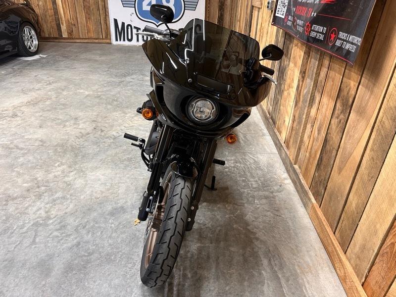 Harley-Davidson FXLRST  2024