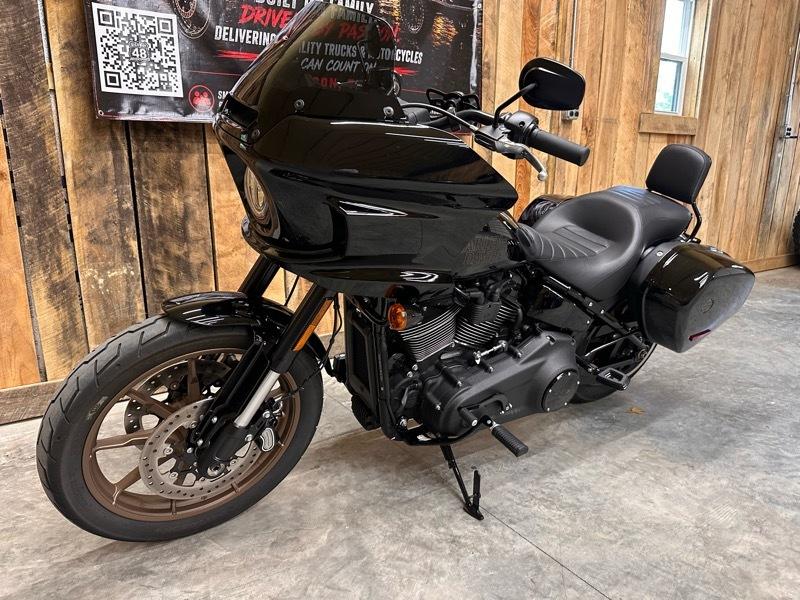 Harley-Davidson FXLRST  2024