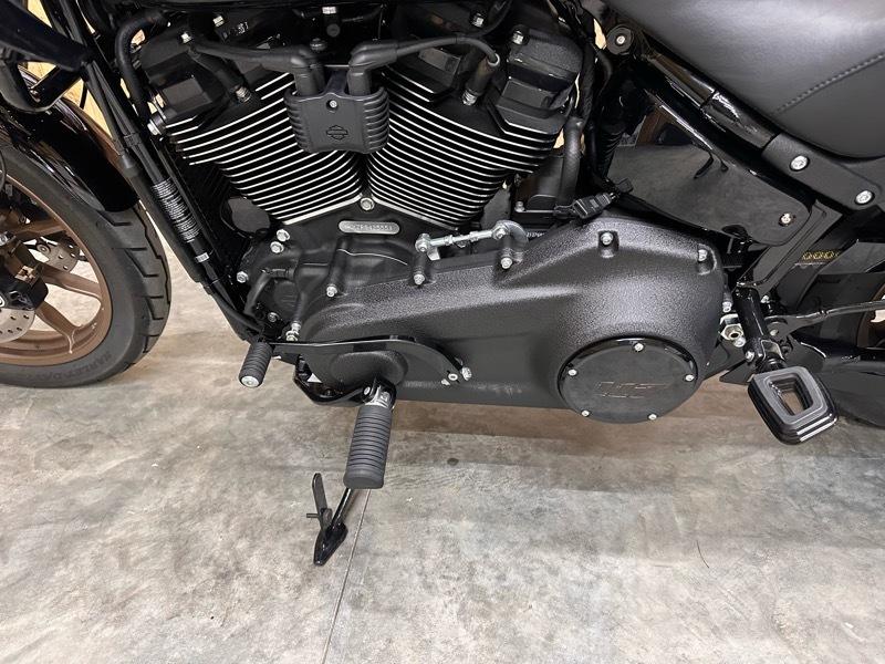 Harley-Davidson FXLRST  2024