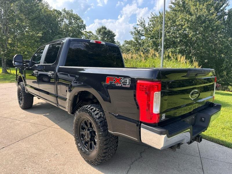 Ford F-250 SD FX4 Crew Cab 4WD 2019