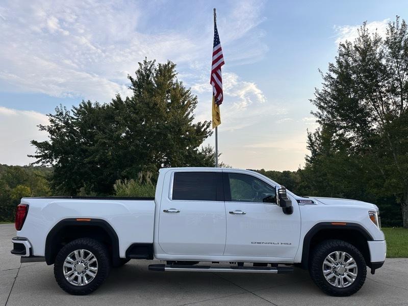 GMC Sierra 2500HD Denali Crew Cab 4WD SB 2022