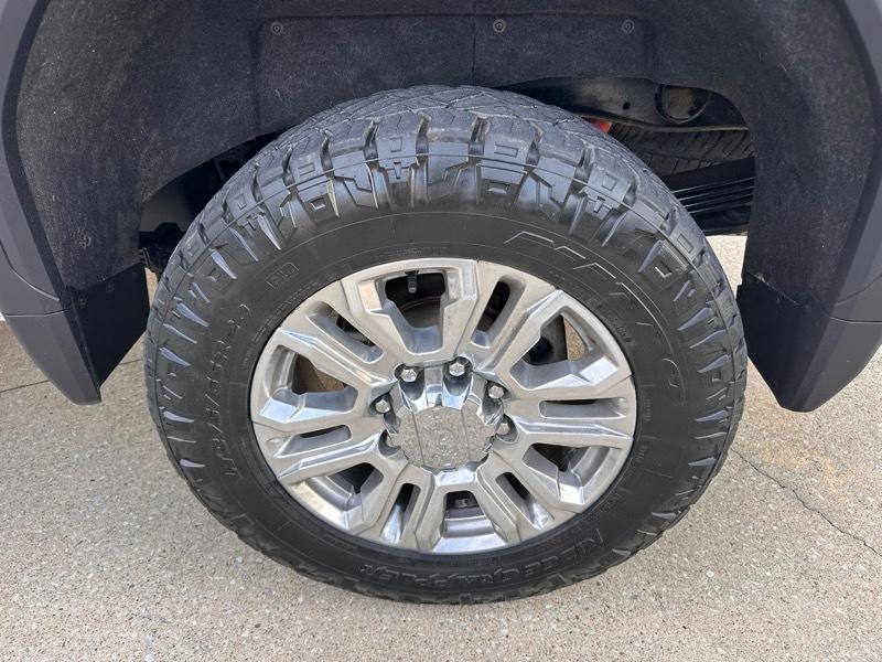 GMC Sierra 2500HD Denali Crew Cab 4WD SB 2022