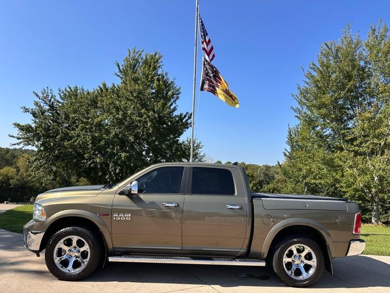 RAM 1500 Laramie Crew Cab SWB 4WD 2015