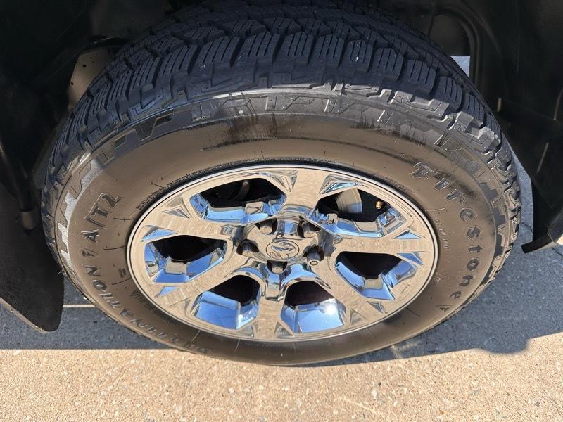 RAM 1500 Laramie Crew Cab SWB 4WD 2015