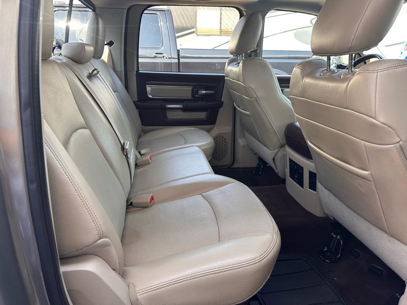 RAM 1500 Laramie Crew Cab SWB 4WD 2015