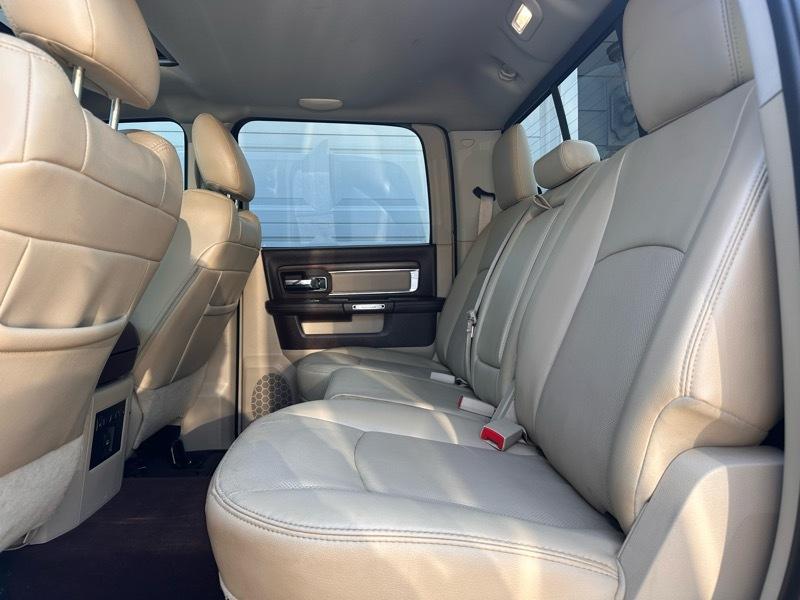 RAM 1500 Laramie Crew Cab SWB 4WD 2015