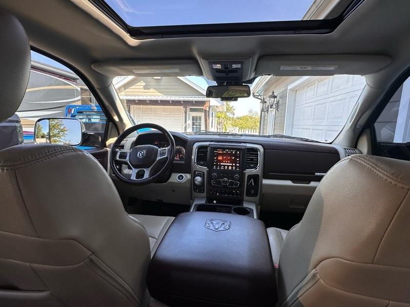 RAM 1500 Laramie Crew Cab SWB 4WD 2015