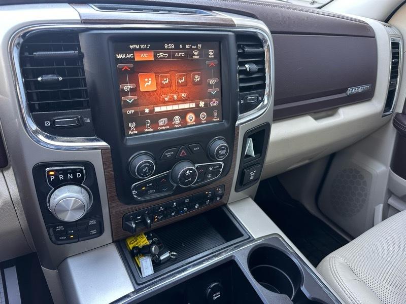 RAM 1500 Laramie Crew Cab SWB 4WD 2015