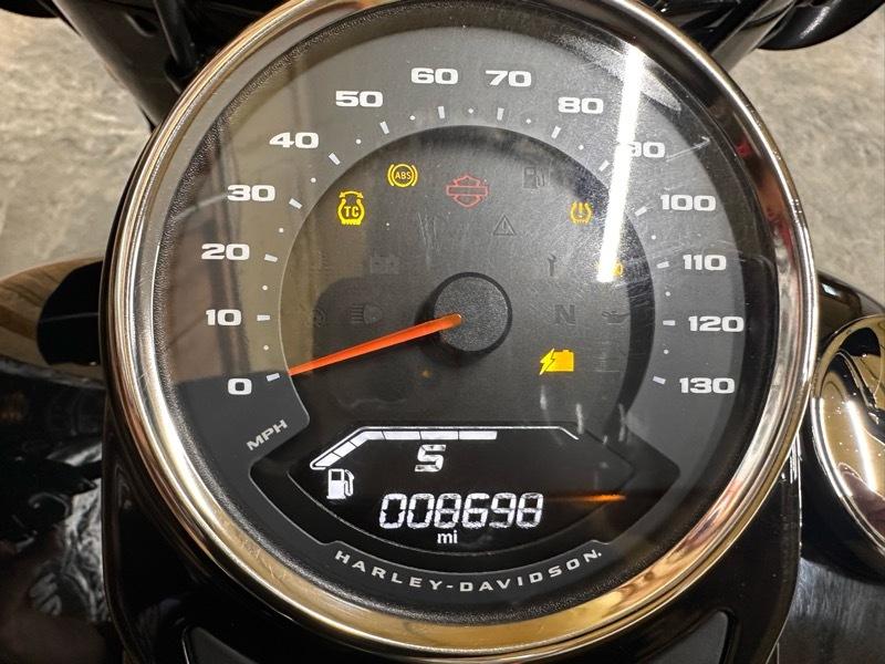 Harley-Davidson FLHC  2025