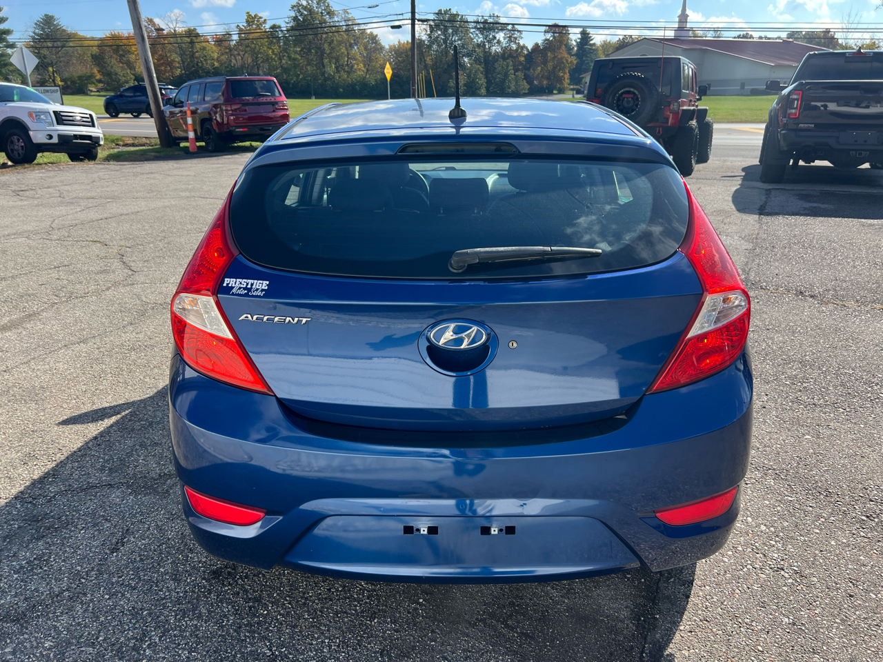 Hyundai Accent SE 5-Door 6A 2017 Hyundai Accent SE 5-Door 6A 2017