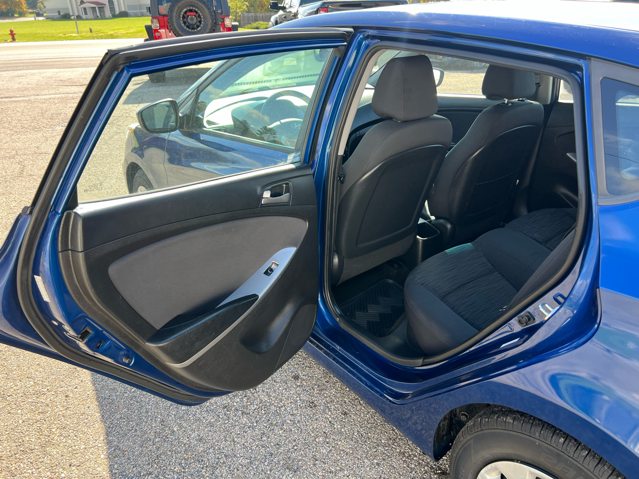 Hyundai Accent SE 5-Door 6A 2017 Hyundai Accent SE 5-Door 6A 2017