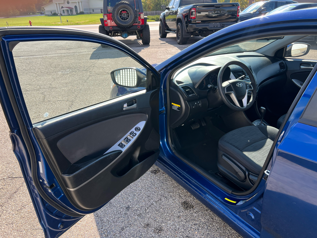 Hyundai Accent SE 5-Door 6A 2017 Hyundai Accent SE 5-Door 6A 2017