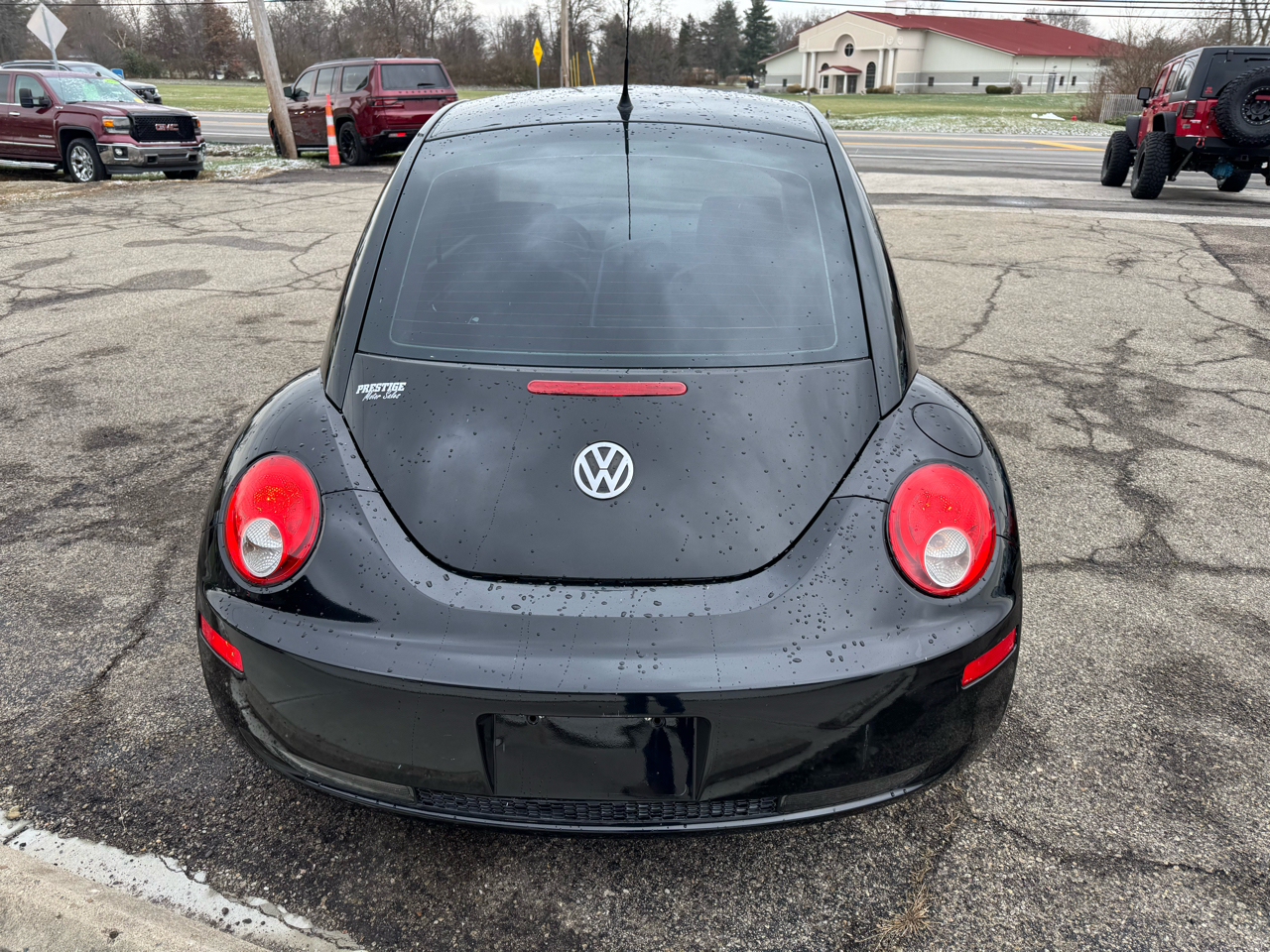 Volkswagen New Beetle S 2008
