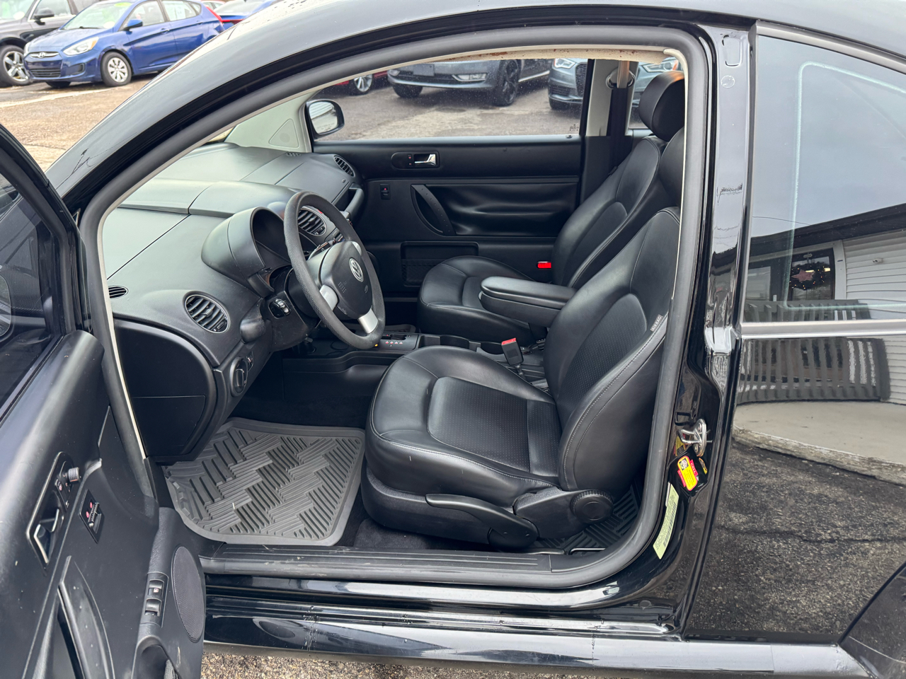 Volkswagen New Beetle S 2008