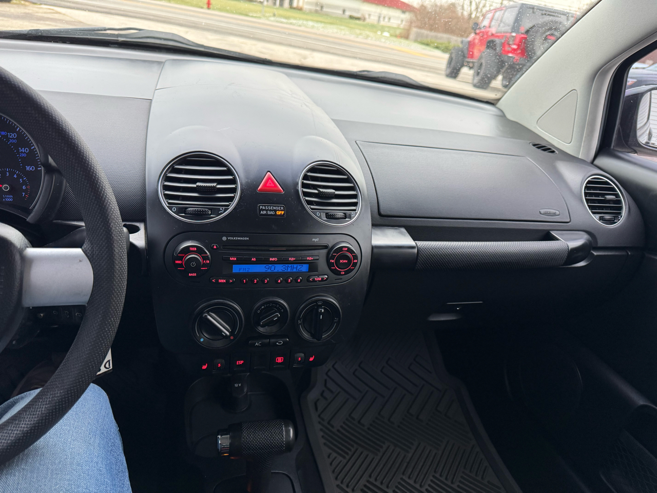 Volkswagen New Beetle S 2008