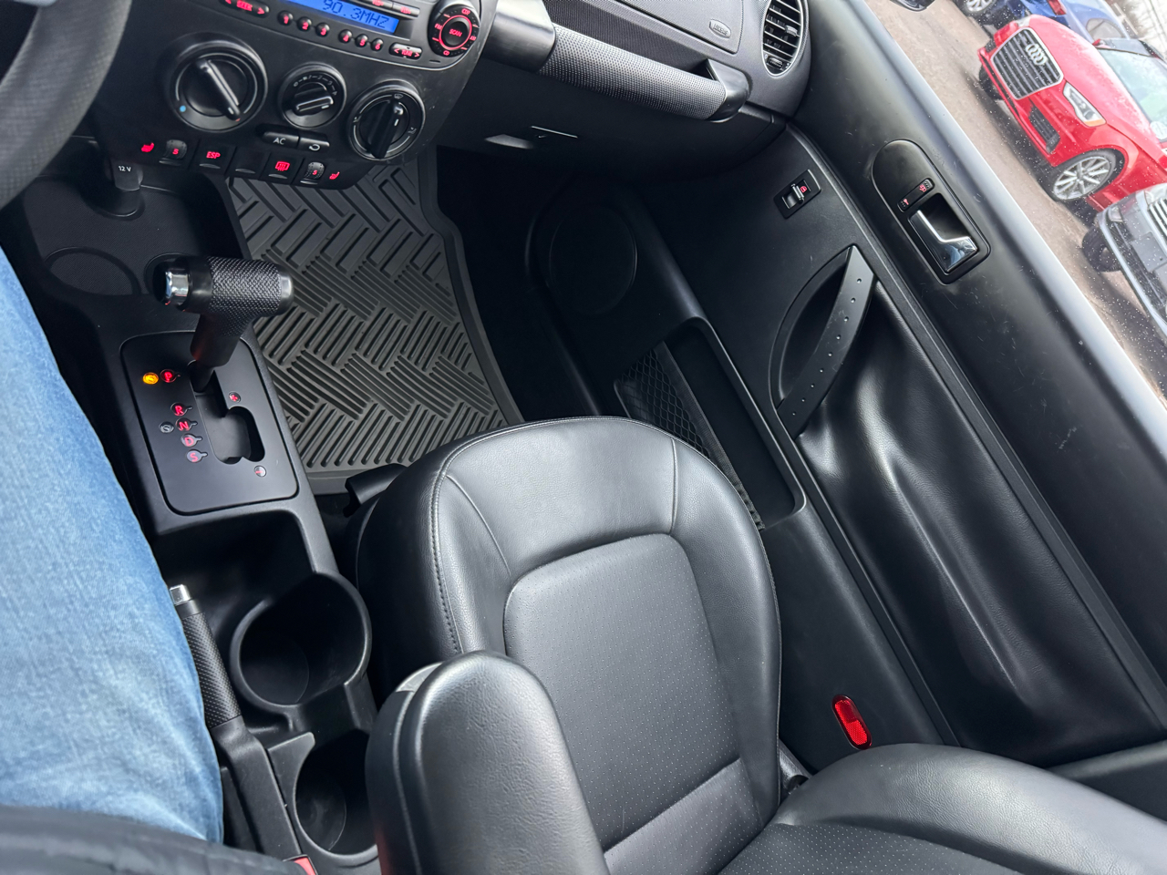 Volkswagen New Beetle S 2008