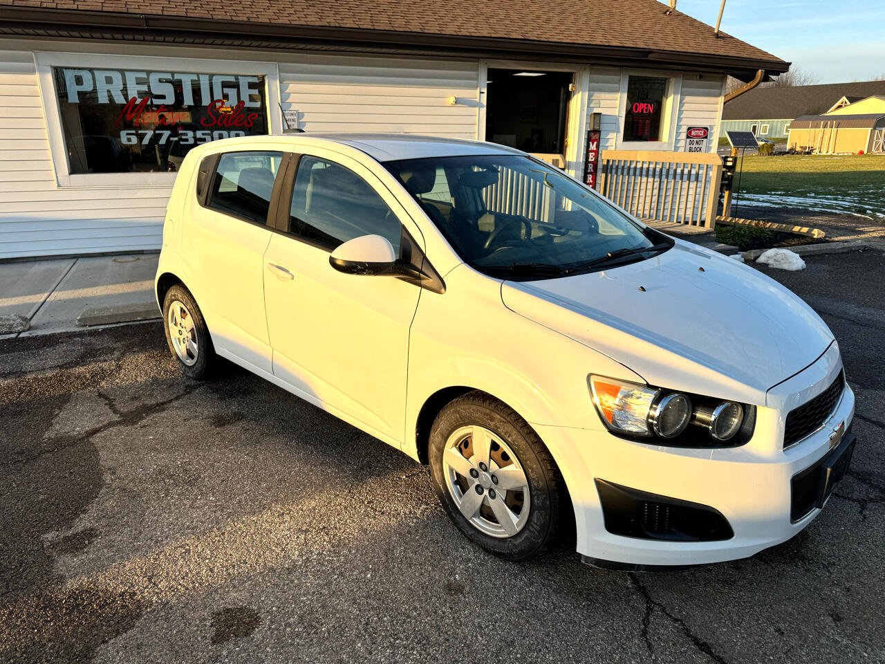 Chevrolet Sonic LS Auto 5-Door 2016