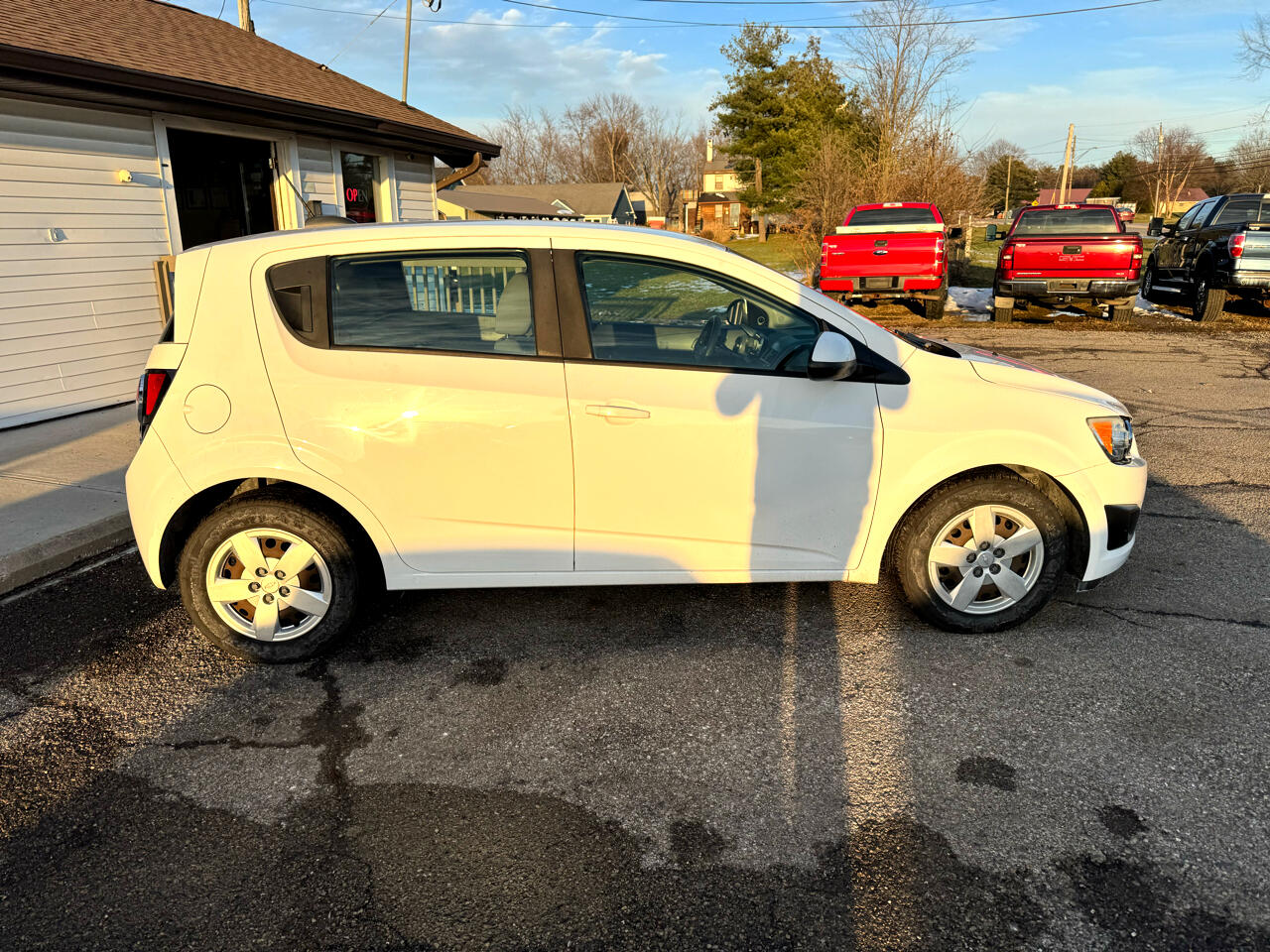 Chevrolet Sonic LS Auto 5-Door 2016