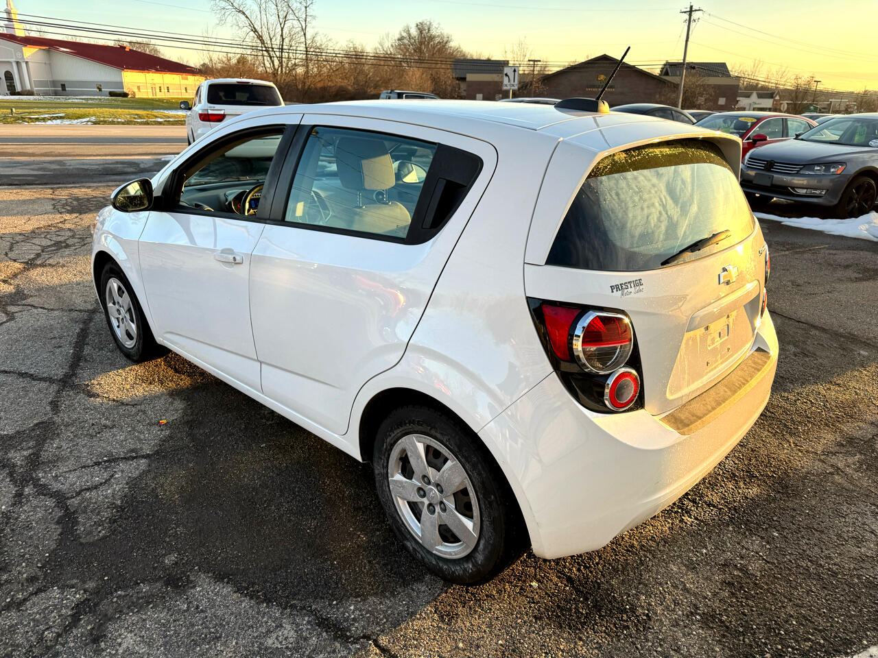Chevrolet Sonic LS Auto 5-Door 2016