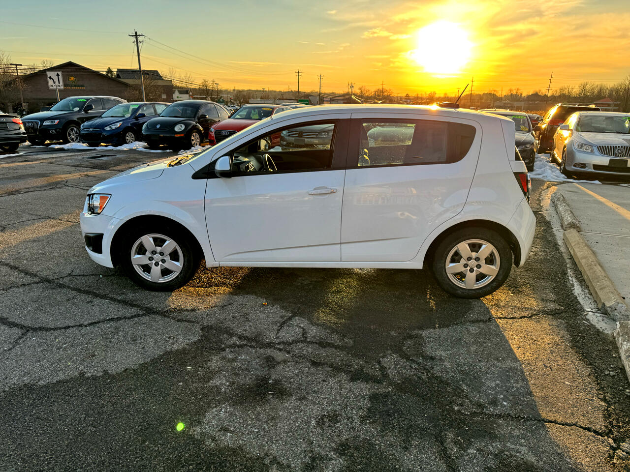 Chevrolet Sonic LS Auto 5-Door 2016