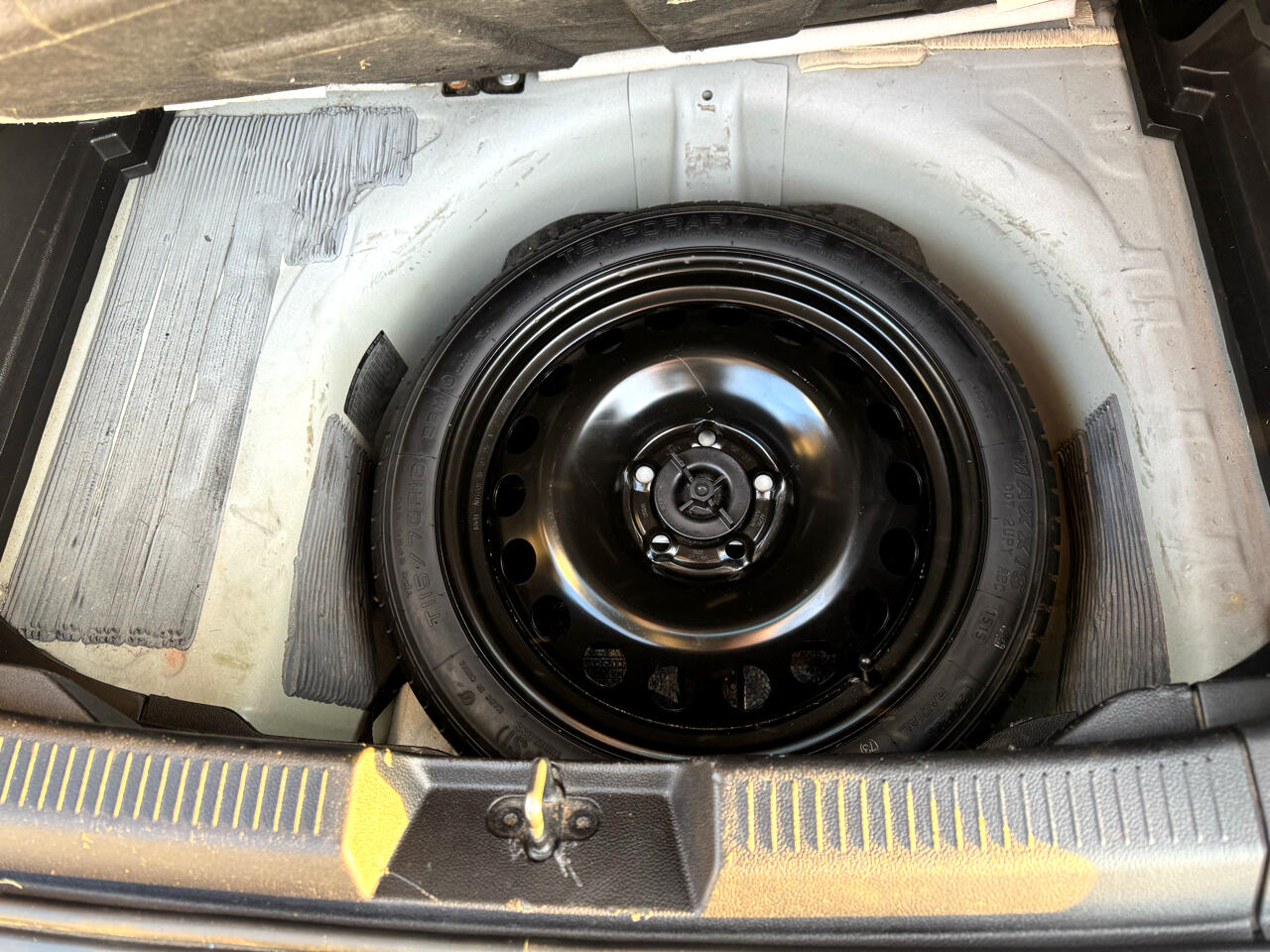 Chevrolet Sonic LS Auto 5-Door 2016