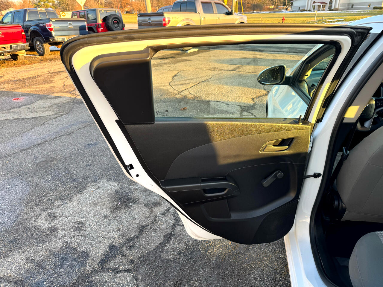 Chevrolet Sonic LS Auto 5-Door 2016