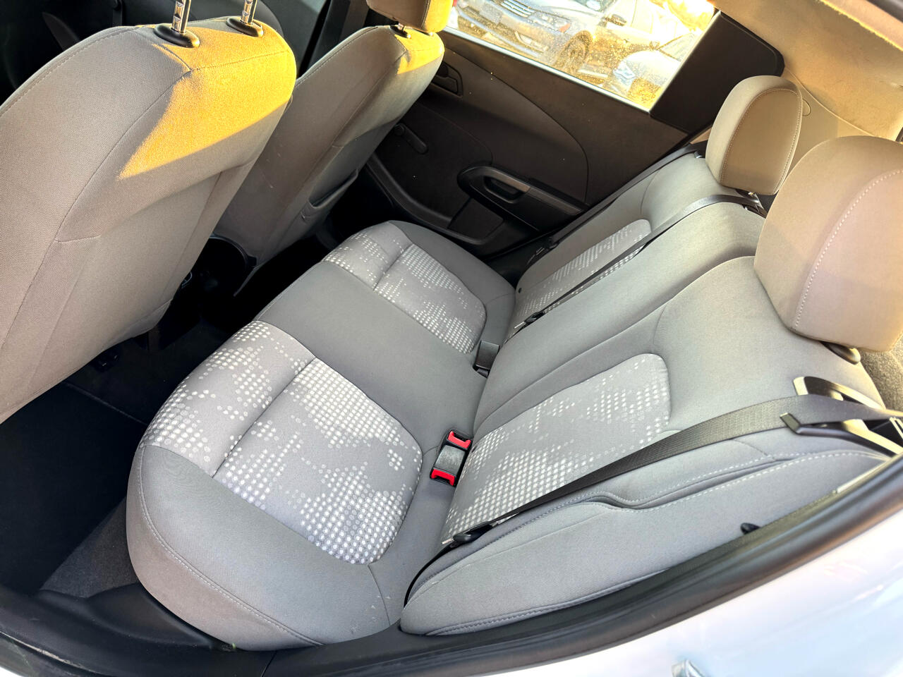 Chevrolet Sonic LS Auto 5-Door 2016