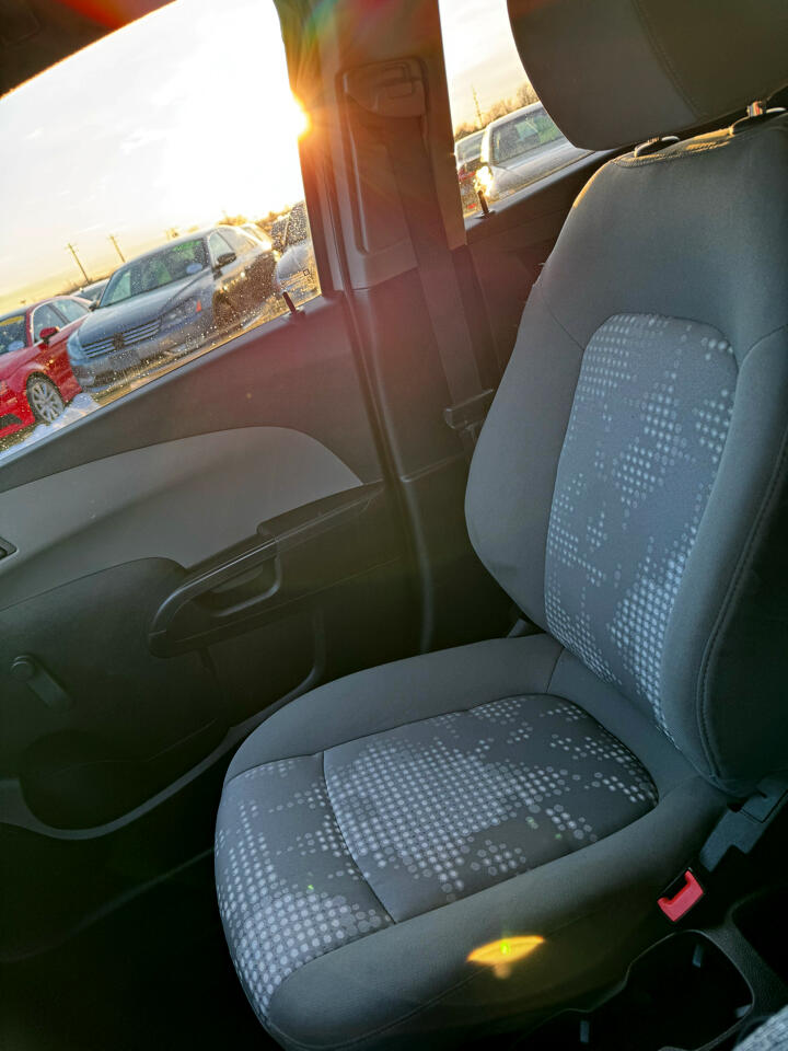 Chevrolet Sonic LS Auto 5-Door 2016