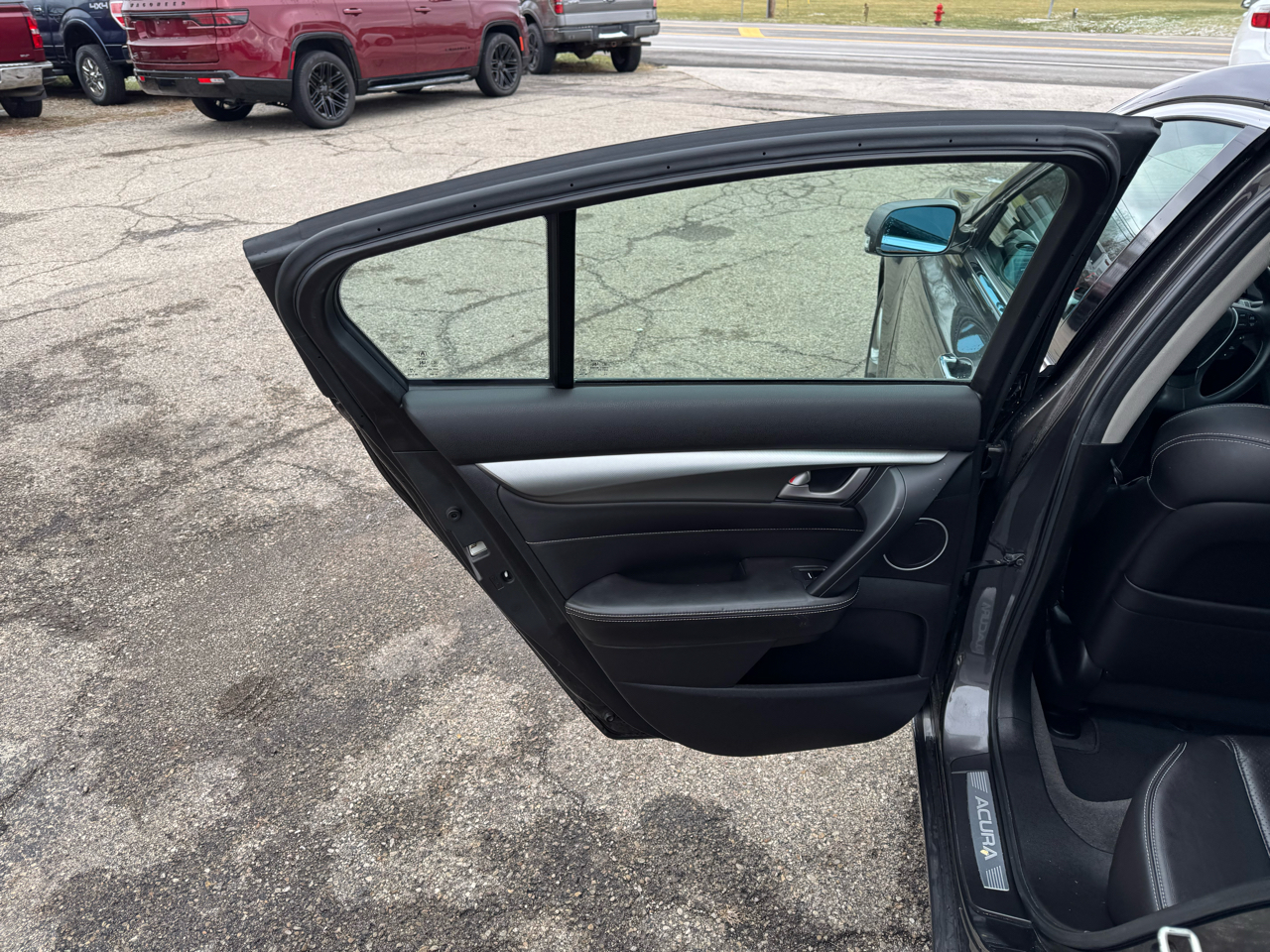 Acura TL 5-Speed AT SH-AWD with Tech Package 2010