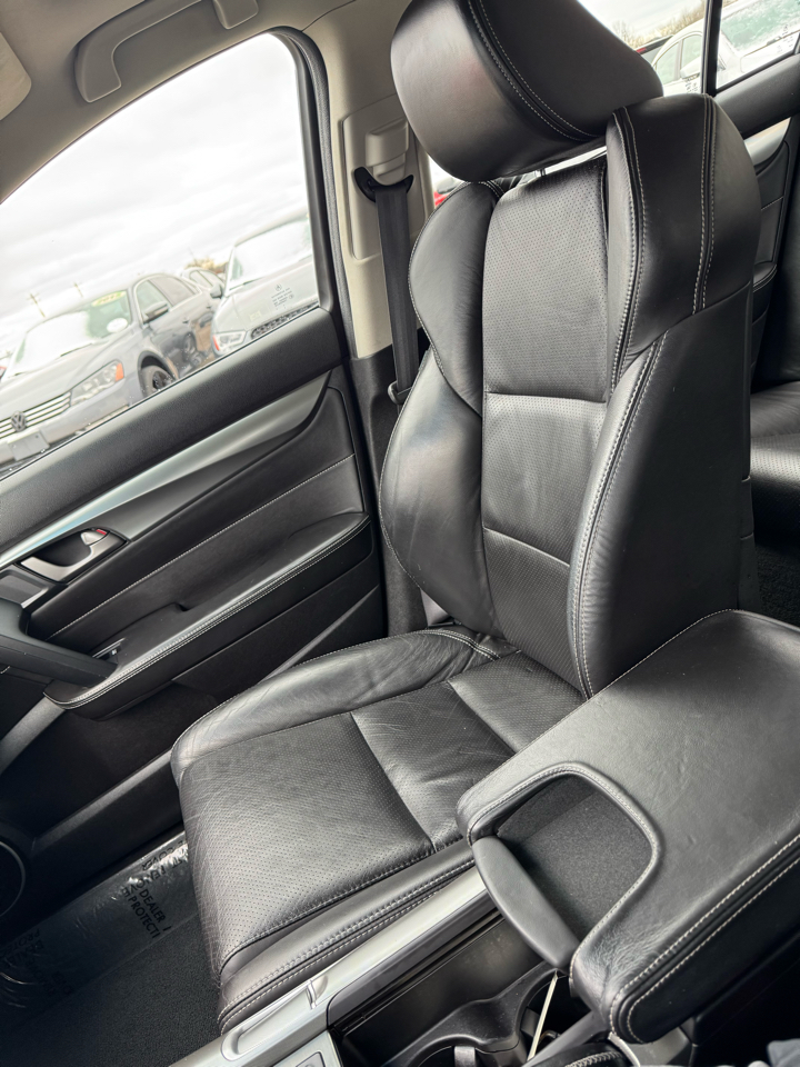 Acura TL 5-Speed AT SH-AWD with Tech Package 2010