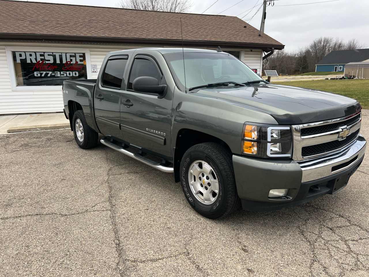 Chevrolet Silverado 1500 LT Crew Cab 4WD 2011