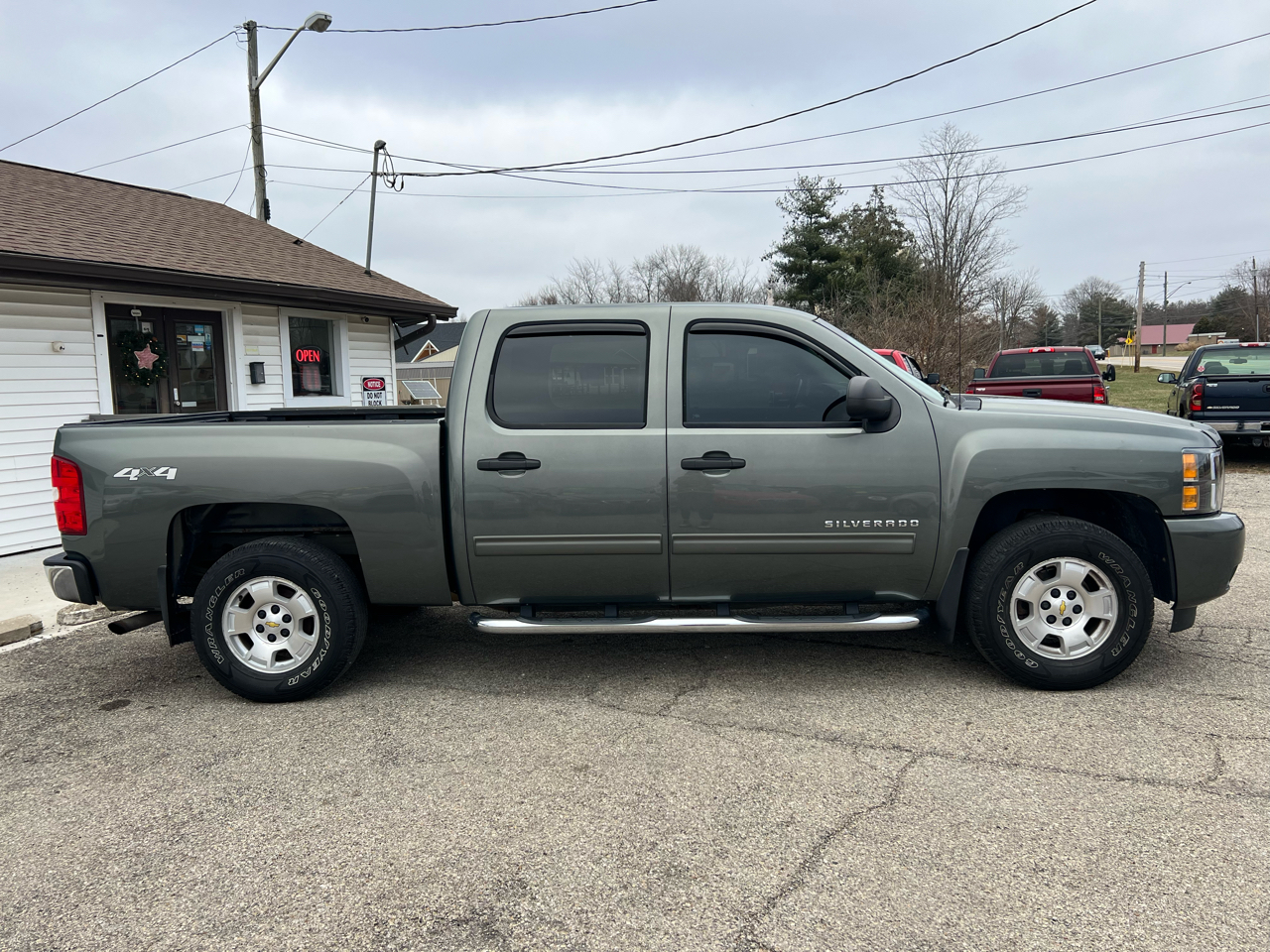 Chevrolet Silverado 1500 LT Crew Cab 4WD 2011