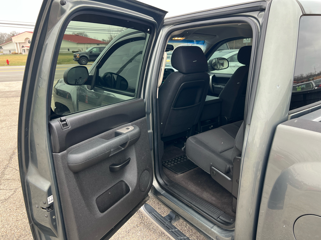 Chevrolet Silverado 1500 LT Crew Cab 4WD 2011