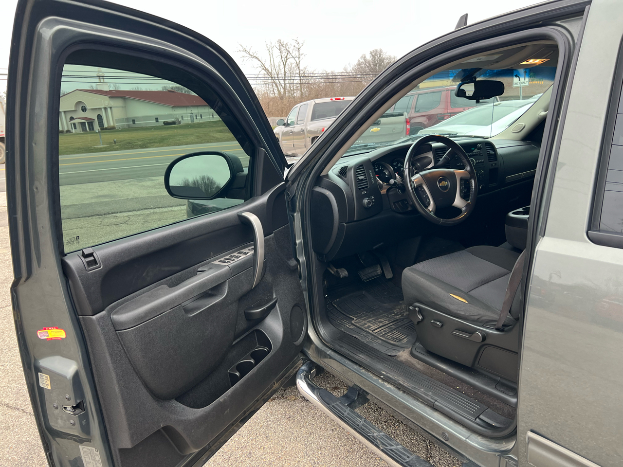 Chevrolet Silverado 1500 LT Crew Cab 4WD 2011