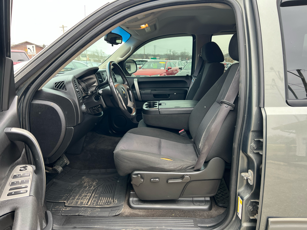 Chevrolet Silverado 1500 LT Crew Cab 4WD 2011