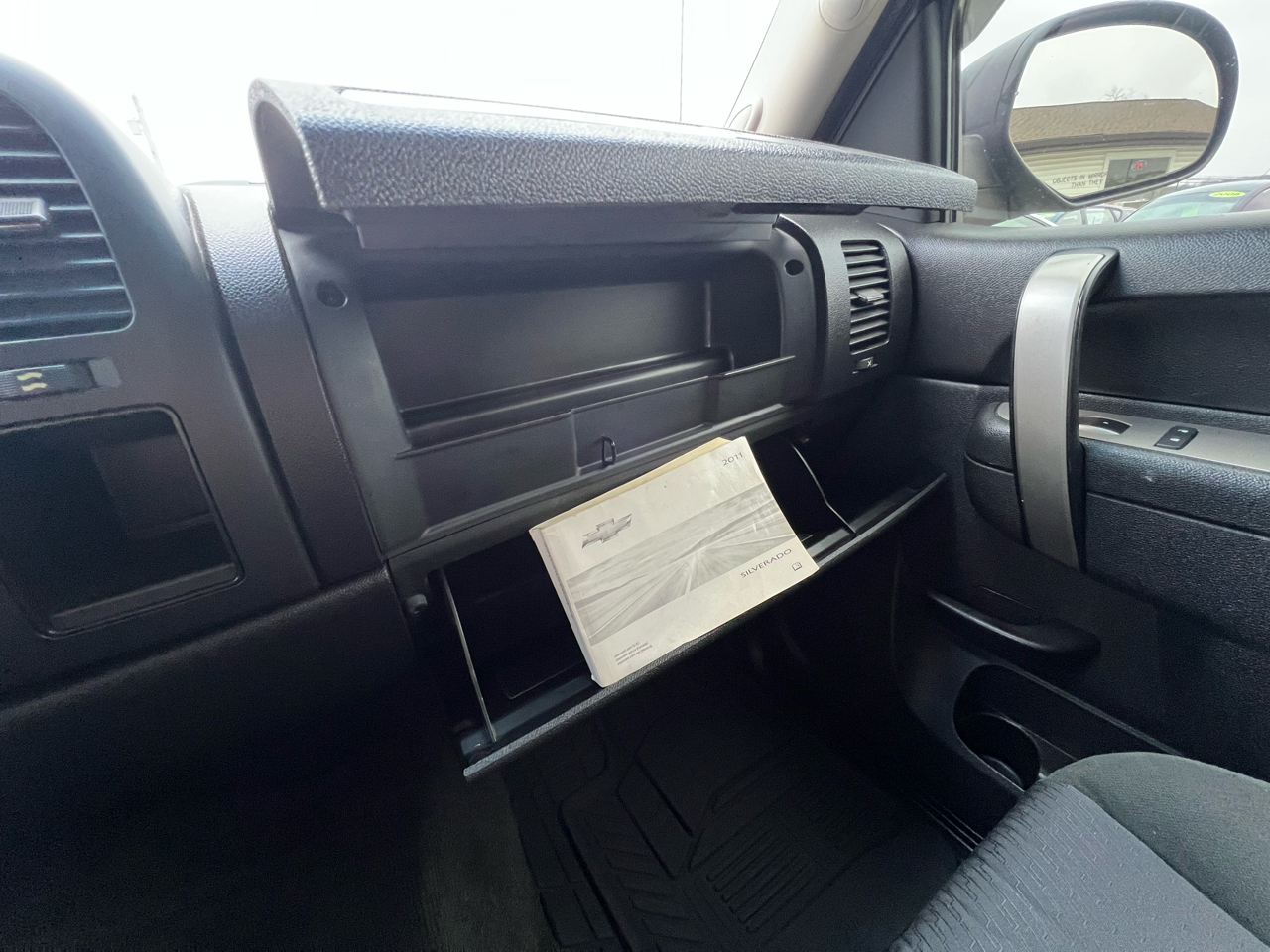 Chevrolet Silverado 1500 LT Crew Cab 4WD 2011