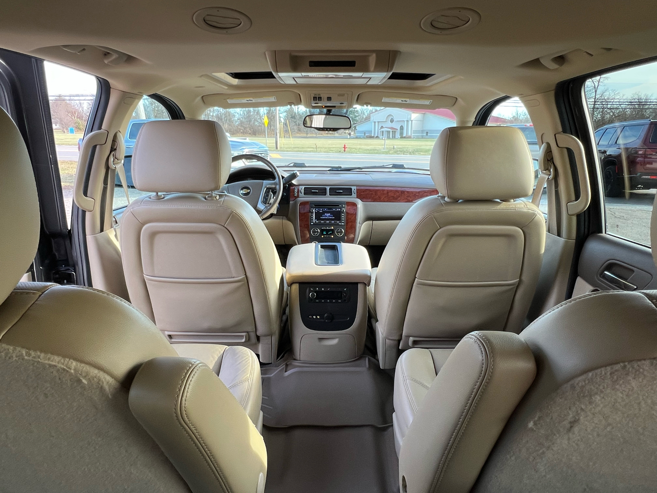 Chevrolet Suburban LTZ 1500 4WD 2011