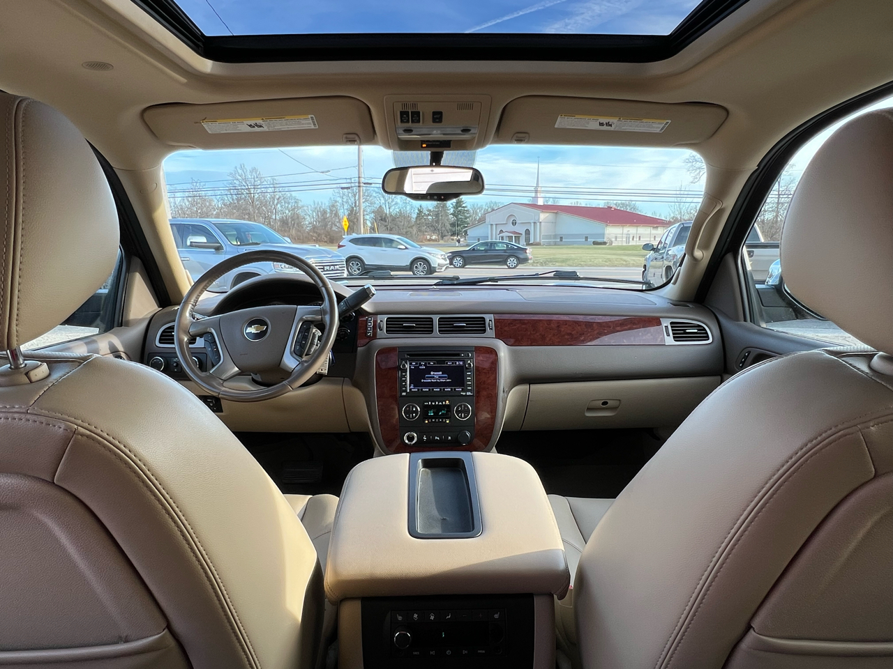 Chevrolet Suburban LTZ 1500 4WD 2011